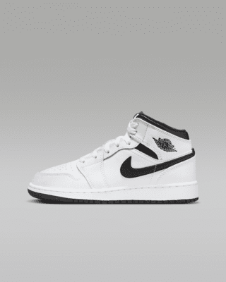 NIKE公式】エア ジョーダン 1 MID ジュニアシューズ.オンライン